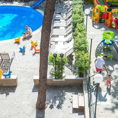 Meridiana Family & Nature Hotel Marina Romea Bagian luar foto