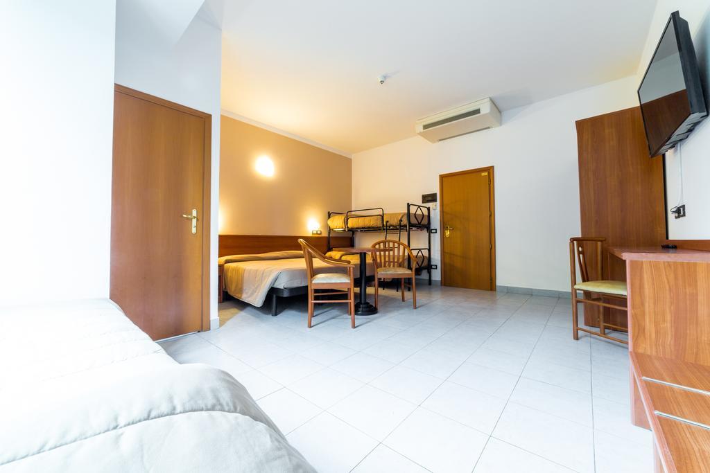 Meridiana Family & Nature Hotel Marina Romea Ruang foto